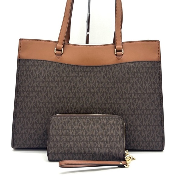 Michael Kors Jet Set Large Signature Logo Tote Bag & Flat Phone Case Wallet Set - Picture 5 of 15